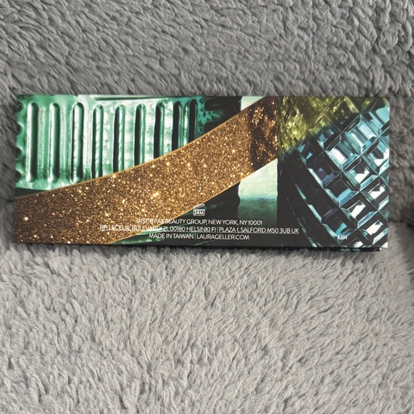 Laura Geller The Delectables Eyeshadow Palette - Green, Gold, Blue - Picture 4 of 7